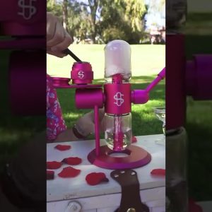 Valentine’s Day picnic with 💕 Happy VDay Day everyone 💘 Sending good vibes your way 💖 🎥 :