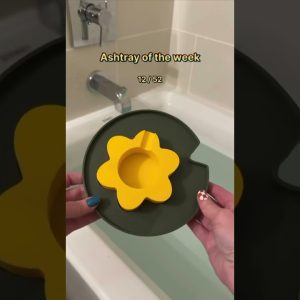 Ashtray of the week 12 / 52 🪷 The only floating ashtray in our collection! We love this lily pad by