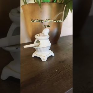 Ashtray of the week 6/52 🌹 The cute little vintage stove came from a few years ago! We love how