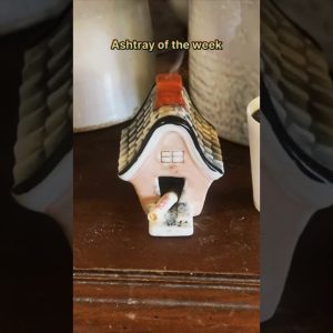 Ashtray of the week 8 / 52 🏡💨 this is one of two “house” ashtrays that we’ve picked up from 😊