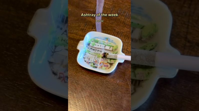 Ashtray of the week 9/52 💨 We love a souvenir vintage ashtray from a time when everybody smoked 😆