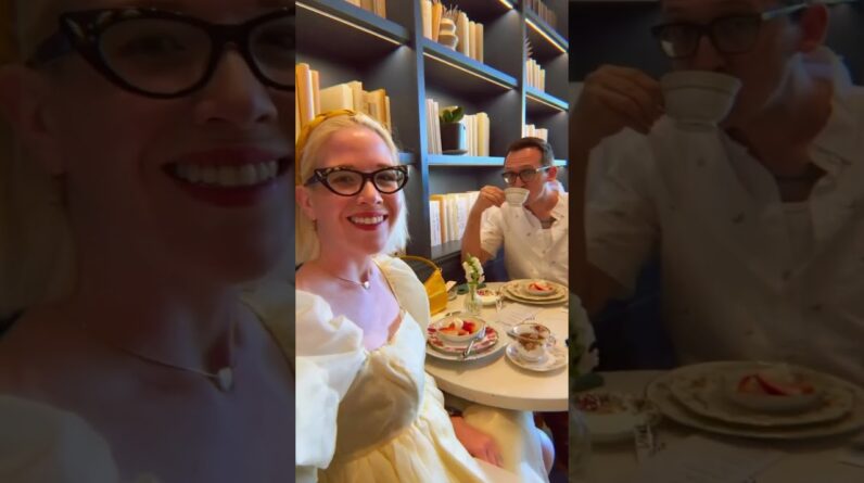 🍃🫖 Join us for an infused tea party at ☺️🌸 Such a fun excuse to dress up and feel extra fancy ✨